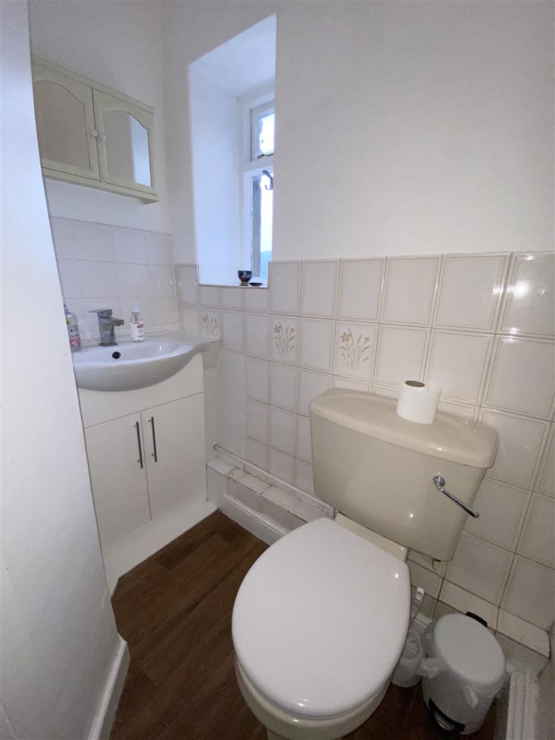 house - end terrace for rent gwyn street