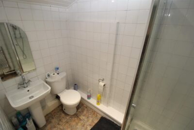 house - terraced for rent llantwit road