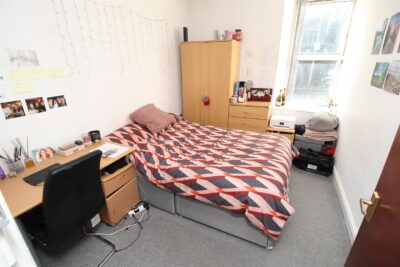 flat for rent wood road