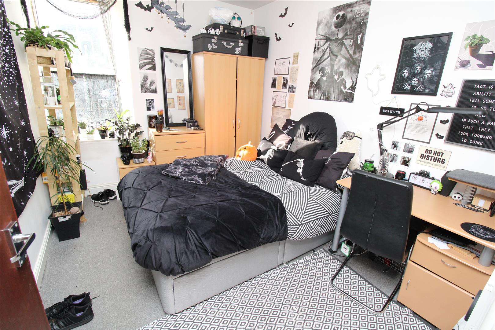 flat for rent wood road