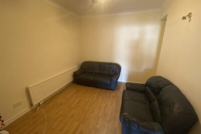 house - terraced for rent queen street