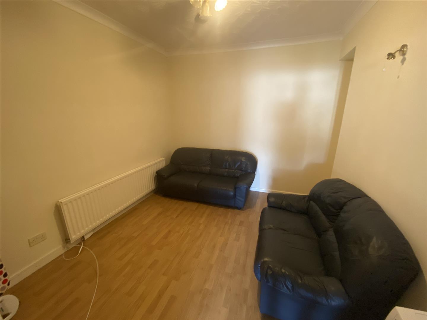 house - terraced for rent queen street