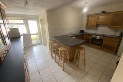 house - terraced for rent queen street