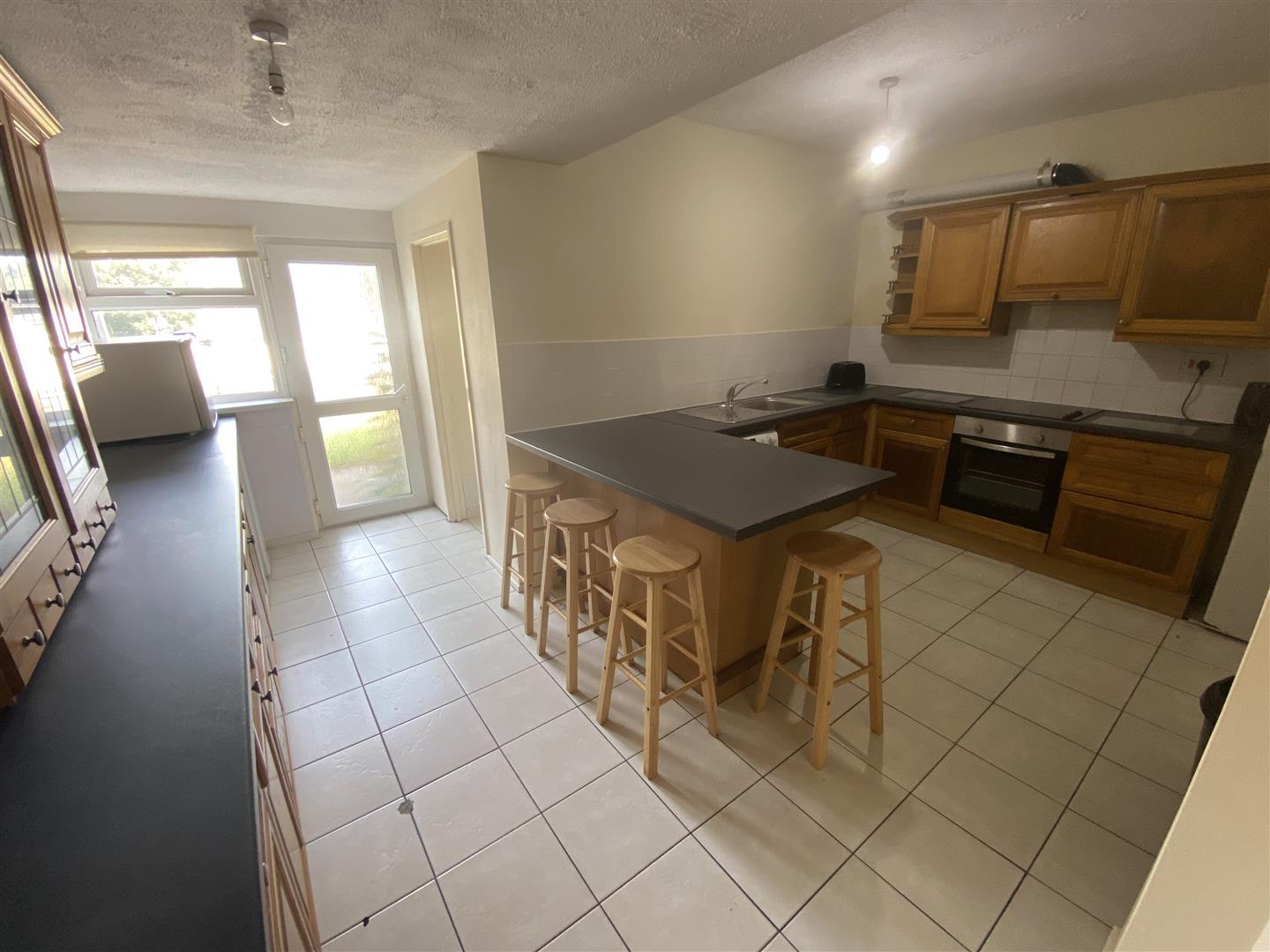 house - terraced for rent queen street