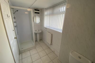 house - terraced for rent queen street