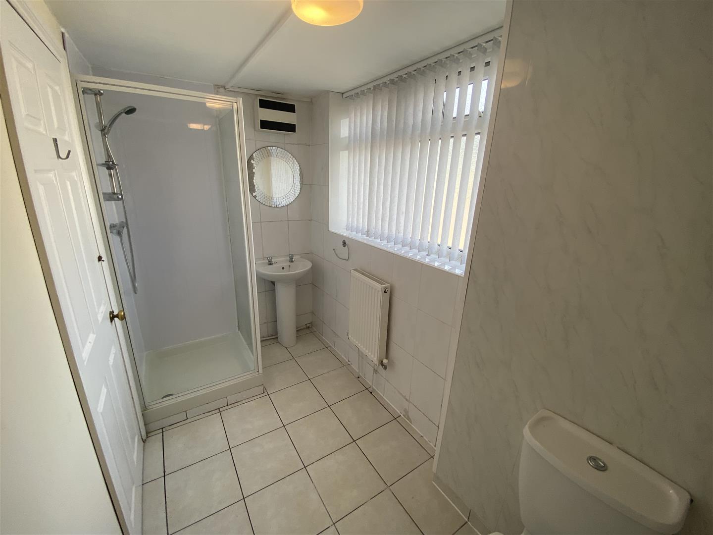 house - terraced for rent queen street