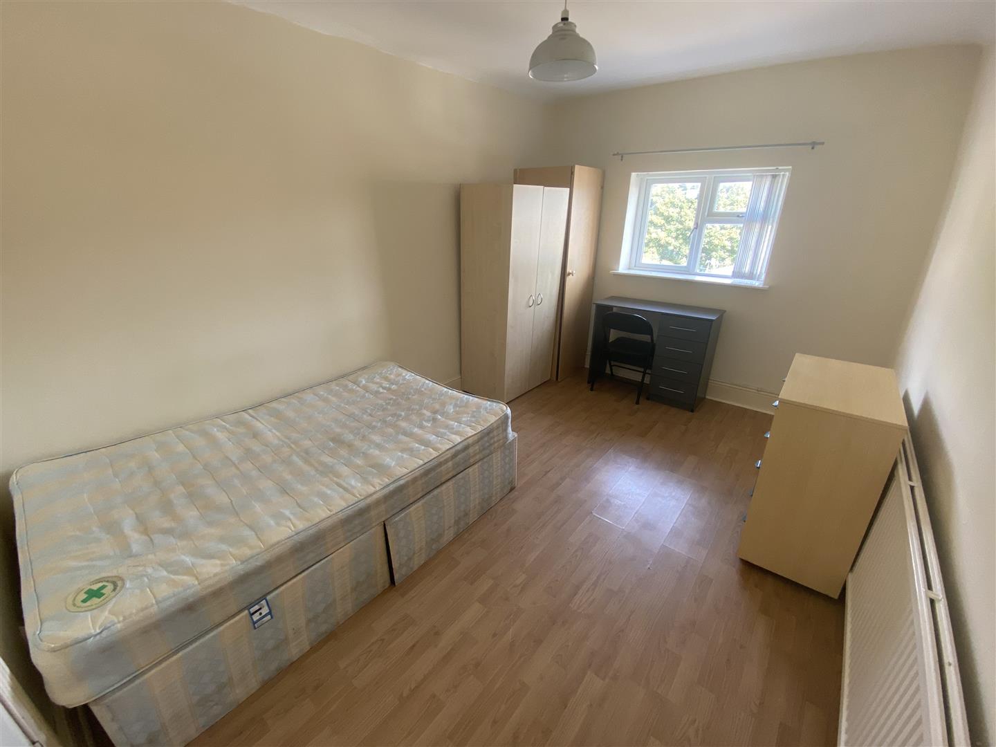 house - terraced for rent queen street