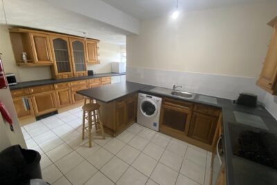 house - terraced for rent queen street