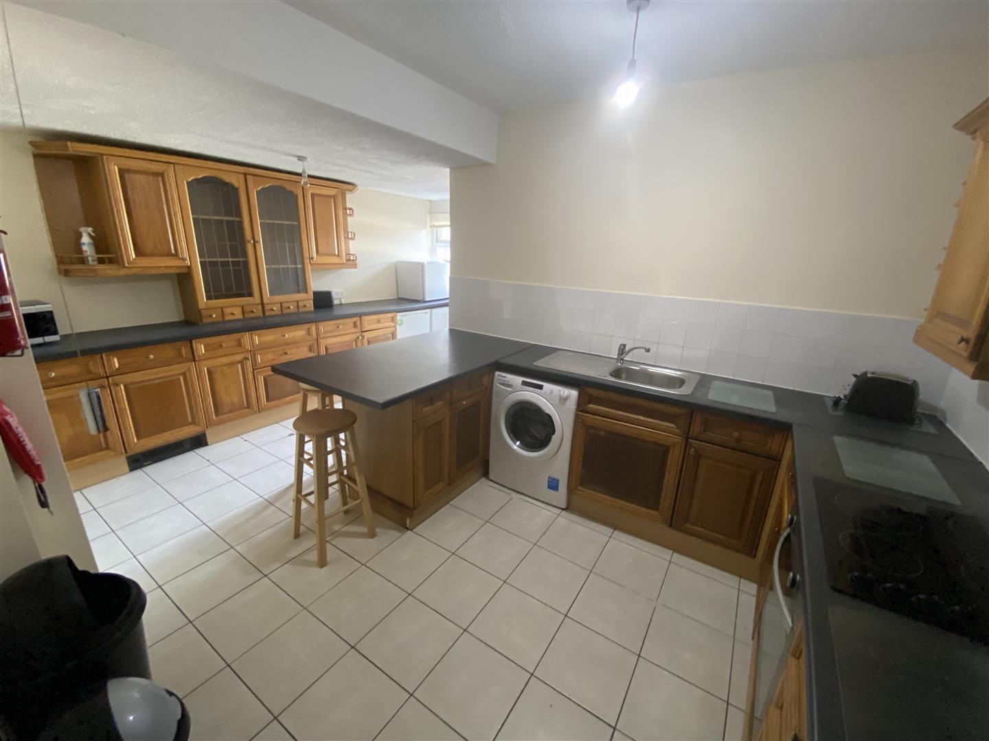 house - terraced for rent queen street