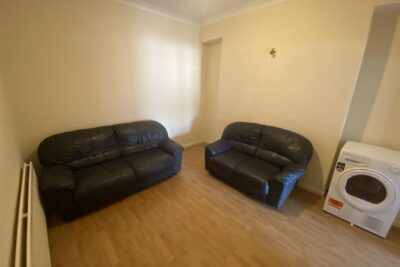 house - terraced for rent queen street