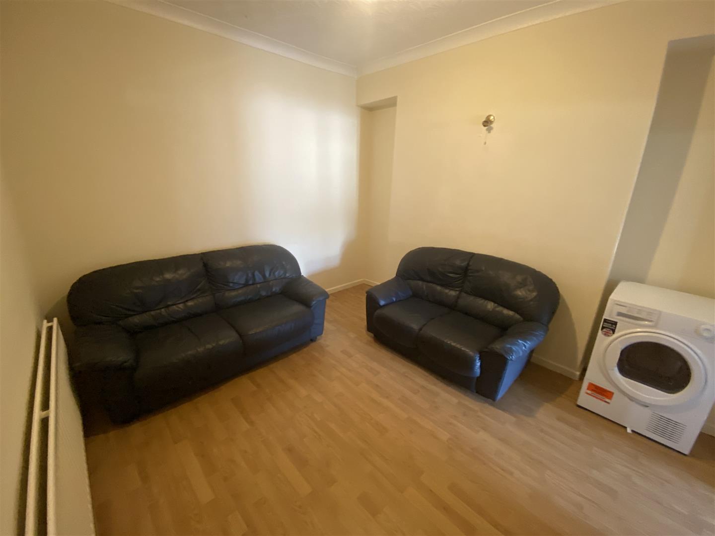 house - terraced for rent queen street