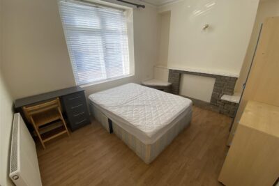 house - terraced for rent queen street