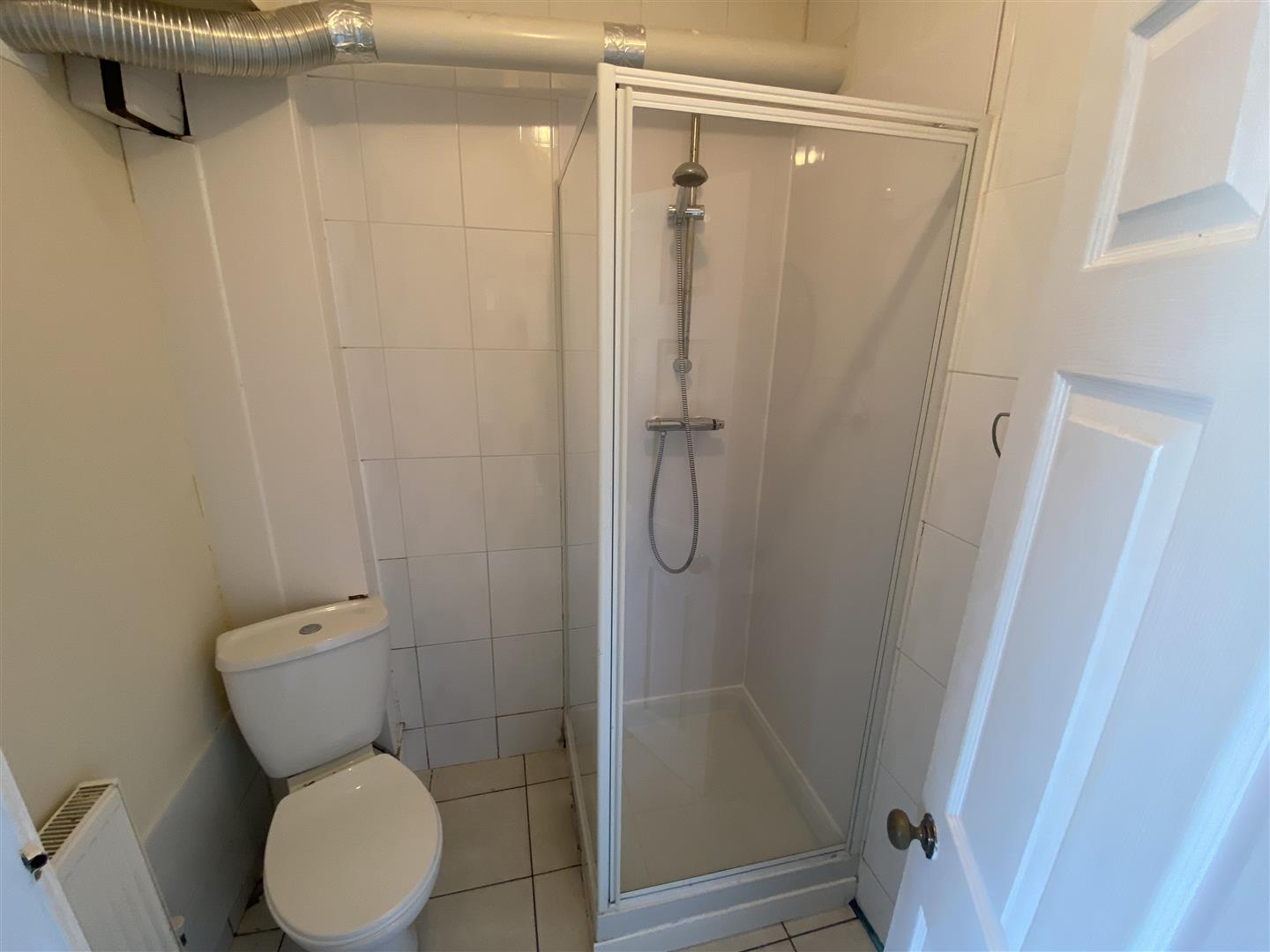 house - terraced for rent queen street