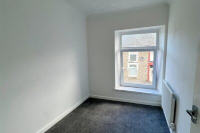 house - terraced for rent brithweunydd road