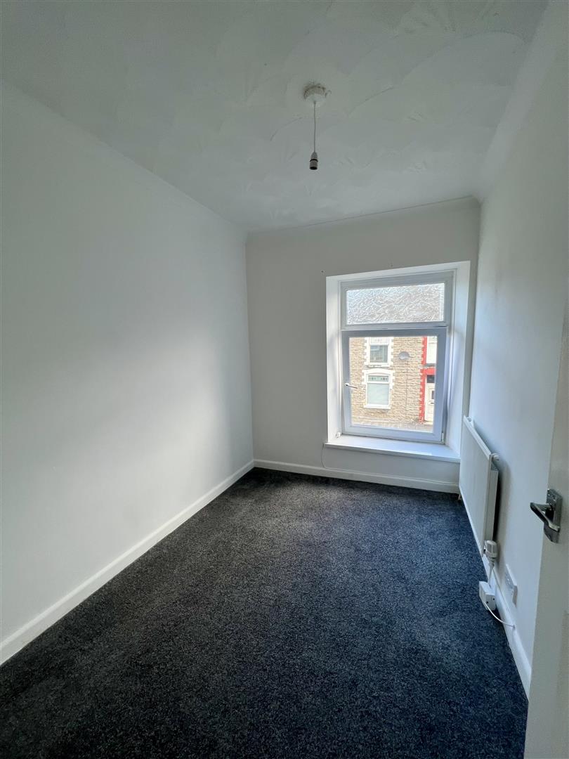 house - terraced for rent brithweunydd road