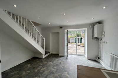 house - terraced for rent brithweunydd road