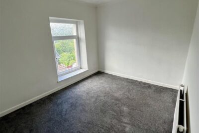 house - terraced for rent brithweunydd road