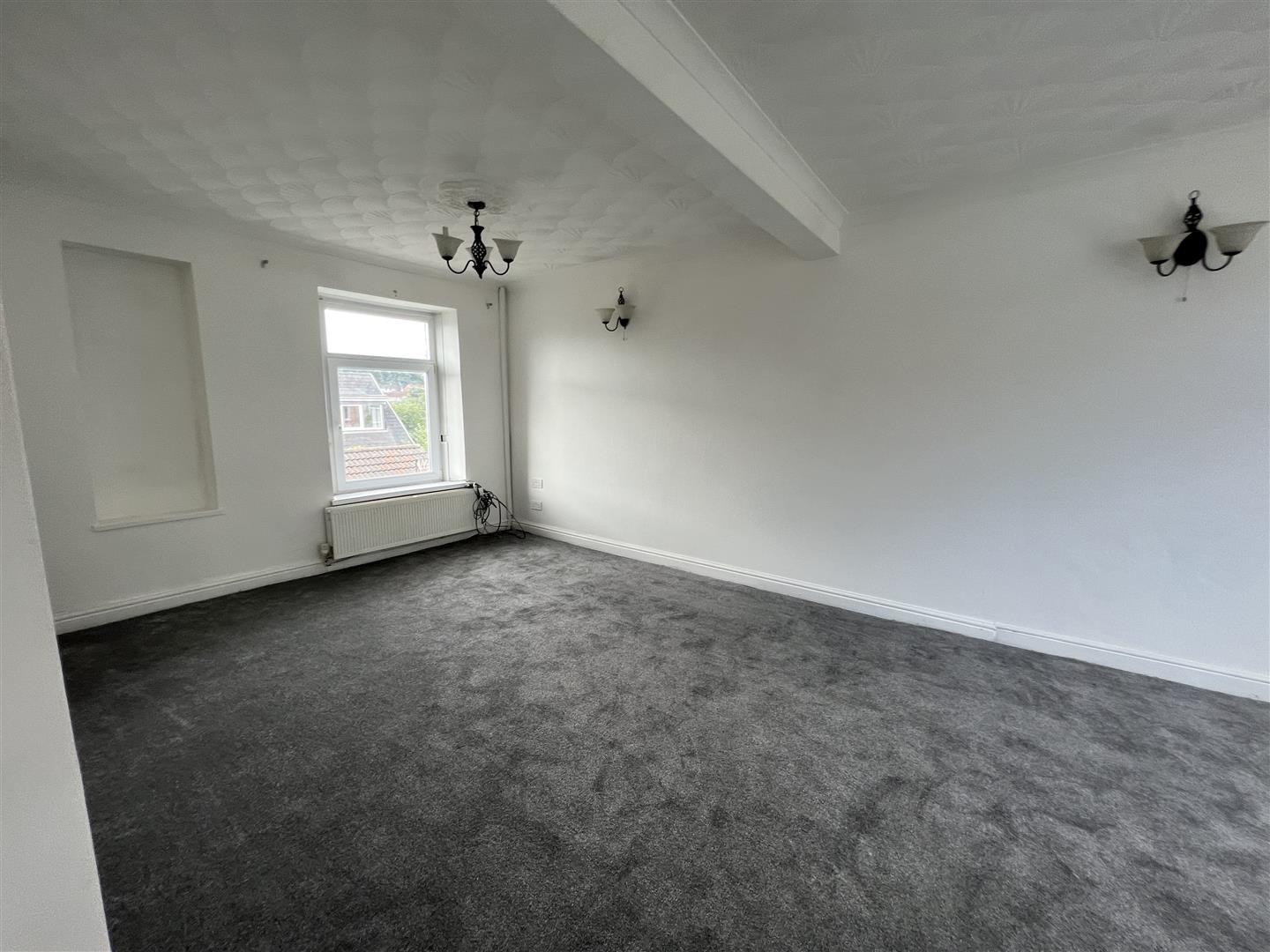 house - terraced for rent brithweunydd road