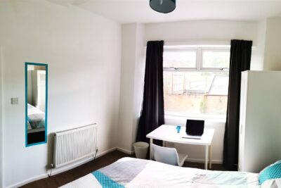 house - terraced for rent broadway