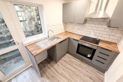 house - terraced for rent castle street