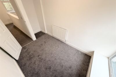 house - terraced for rent castle street