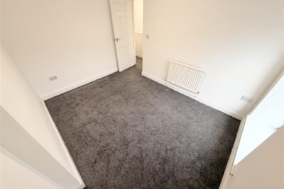 house - terraced for rent castle street