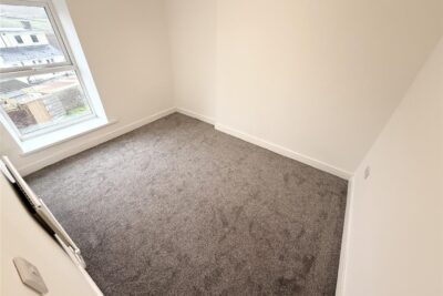 house - terraced for rent castle street