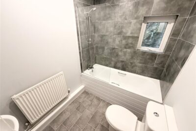 house - terraced for rent castle street