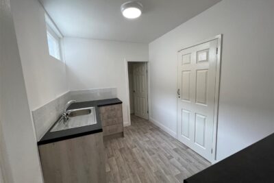 retail for rent llewellyn street