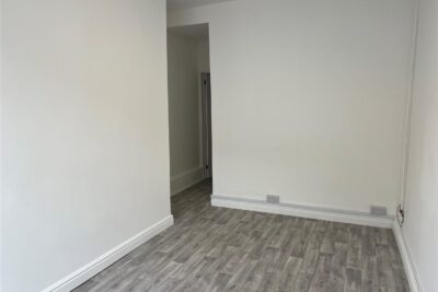 retail for rent llewellyn street