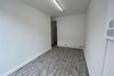 retail for rent llewellyn street