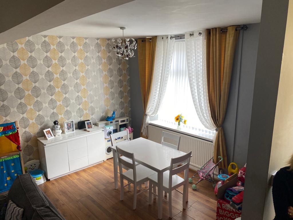 house for rent llwynmadoc street