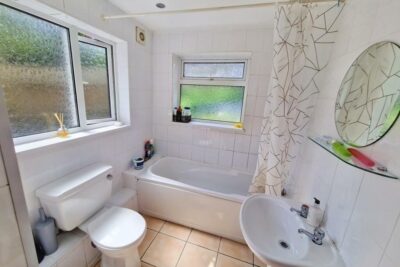 house - terraced for rent wood road