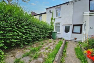 house - terraced for rent wood road