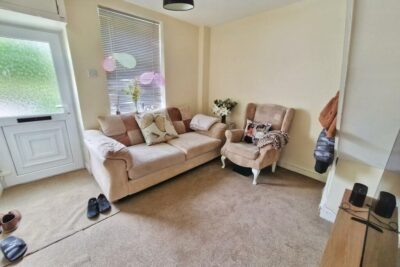 house - terraced for rent wood road