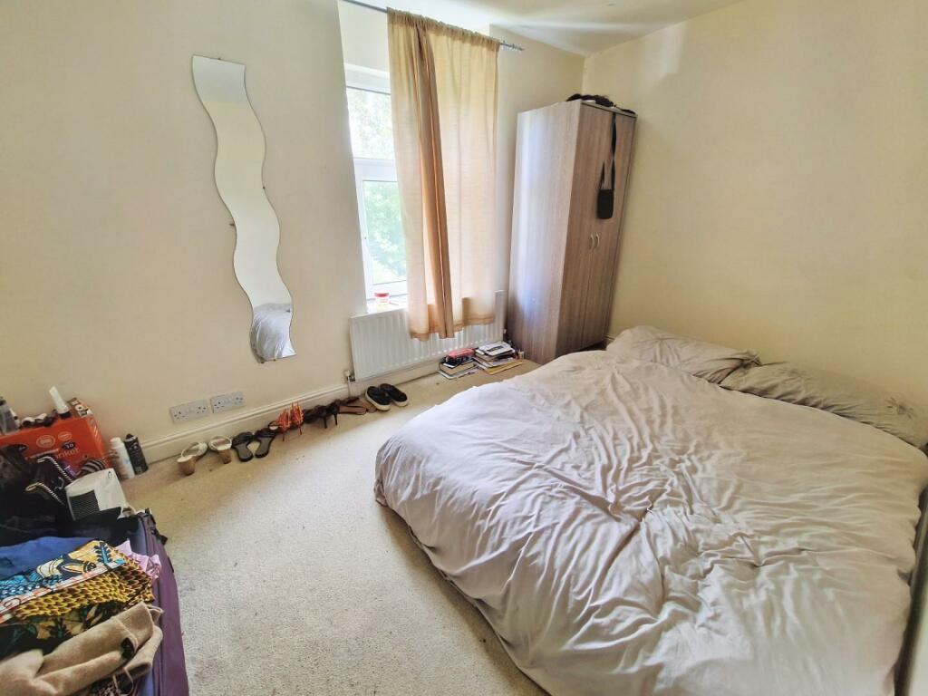 house - terraced for rent wood road