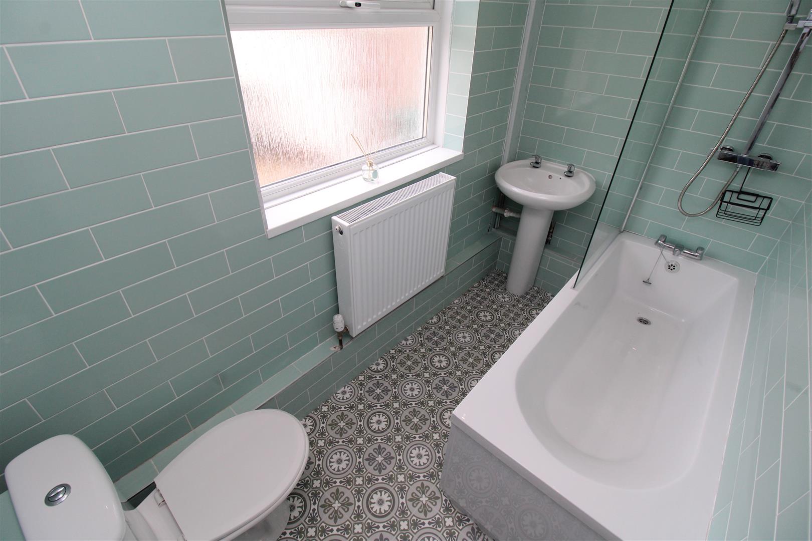 house - terraced for rent thurston road