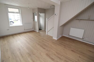 house - terraced for rent thurston road