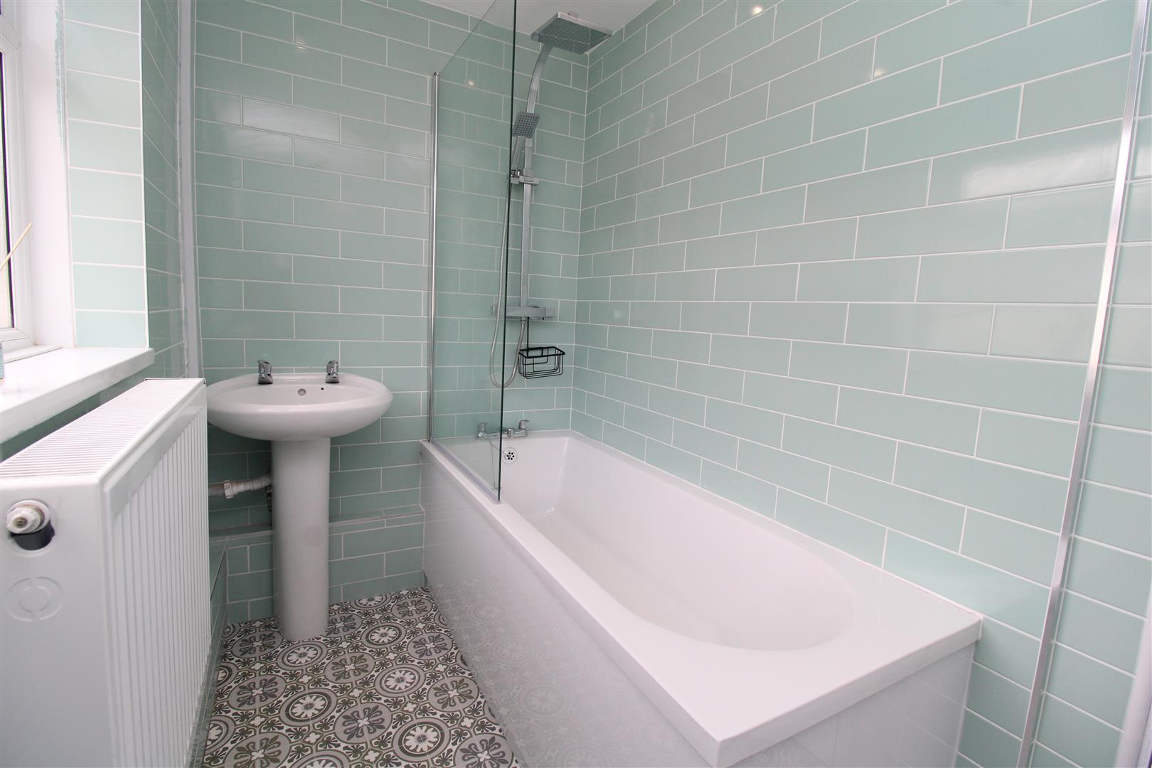 house - terraced for rent thurston road