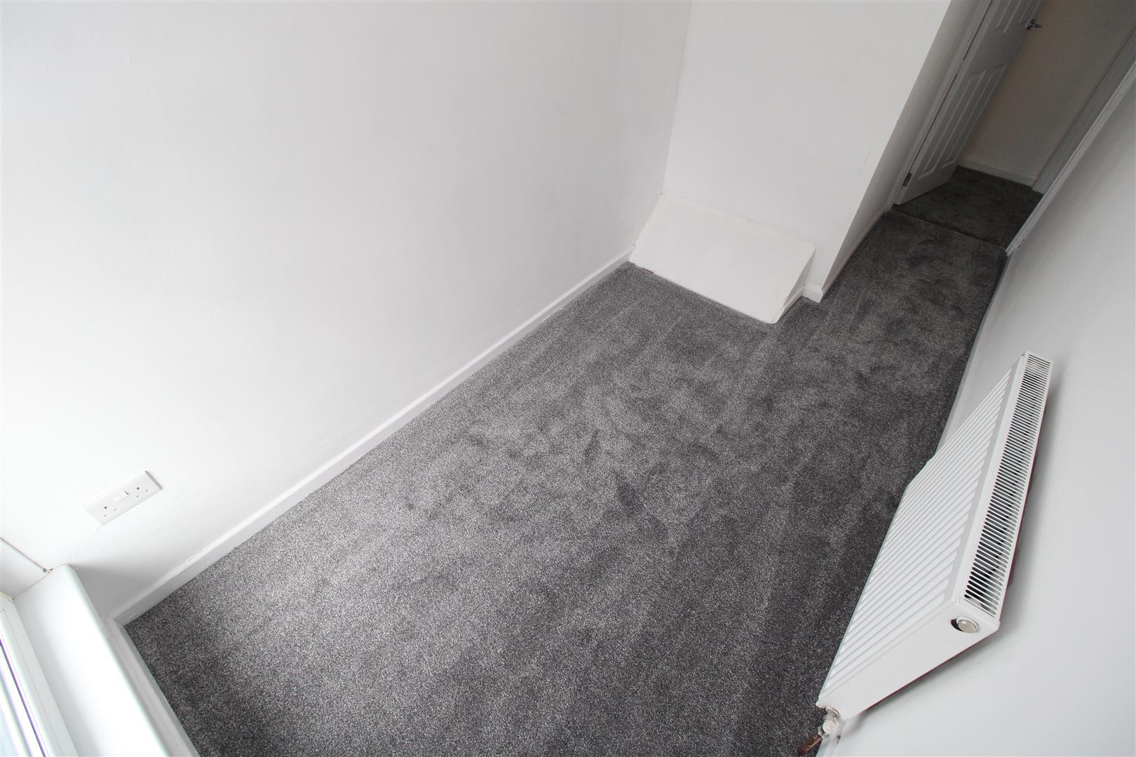 house - terraced for rent thurston road