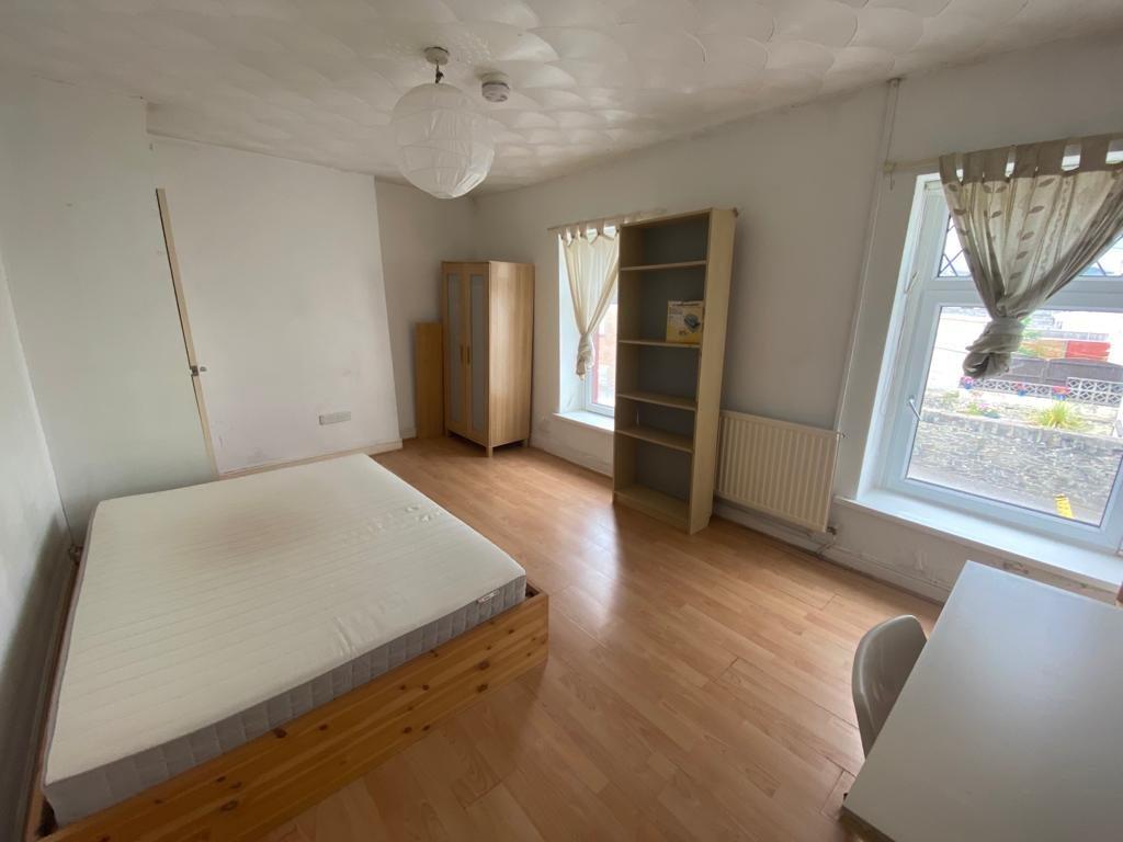 house - end terrace for rent collins terrace