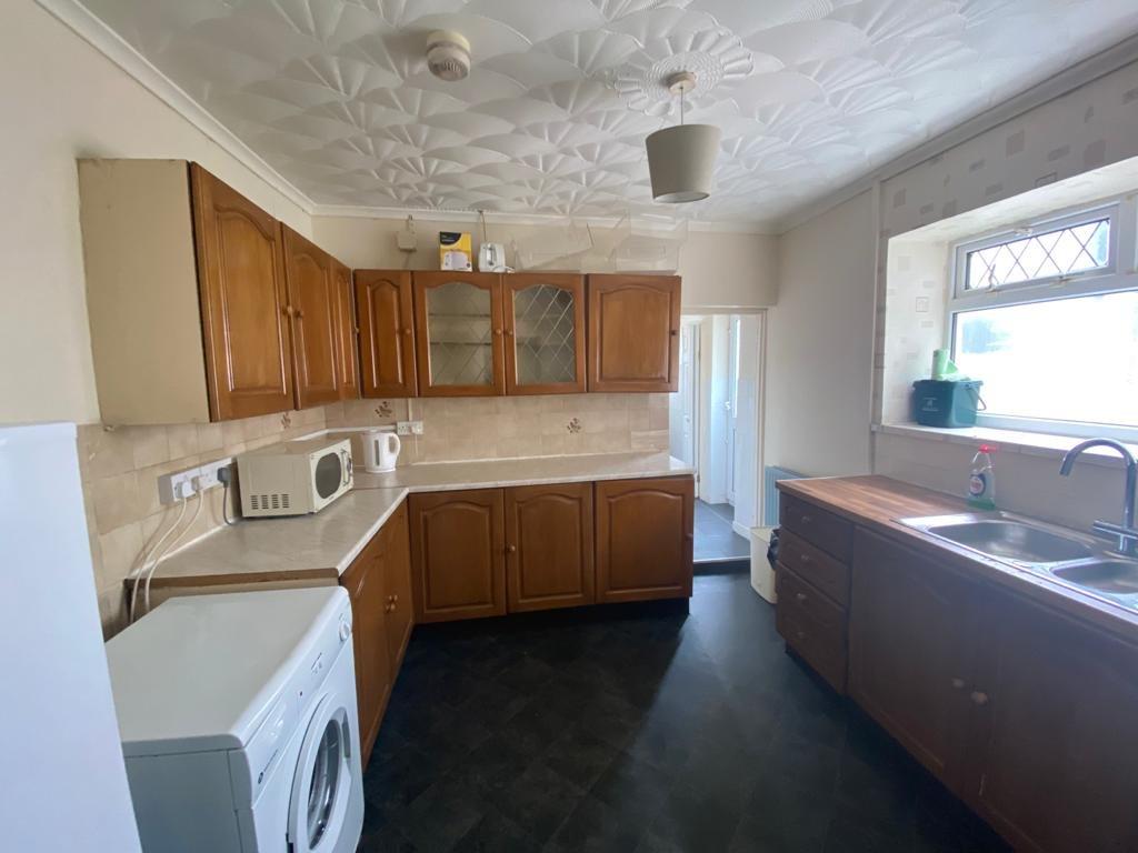 house - end terrace for rent collins terrace