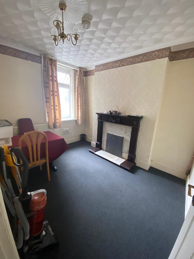 house - end terrace for rent collins terrace