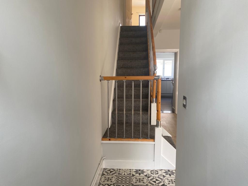 house - terraced for rent middle street