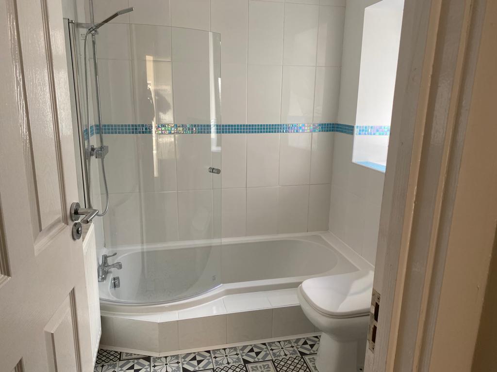 house - terraced for rent middle street