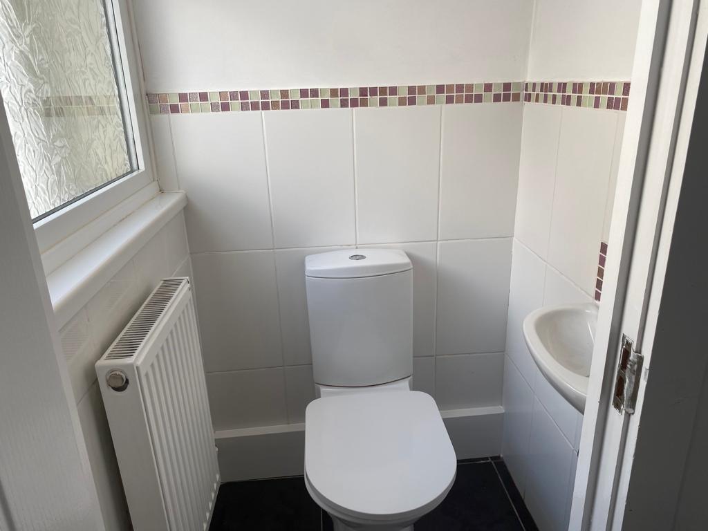 house - terraced for rent middle street