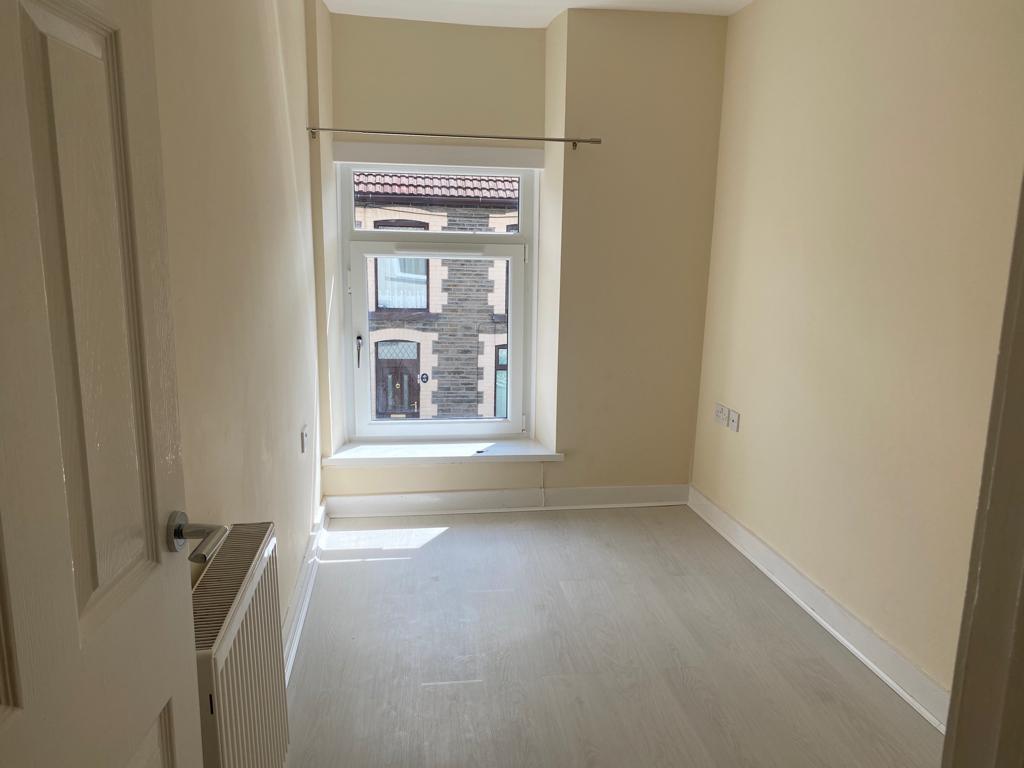 house - terraced for rent middle street