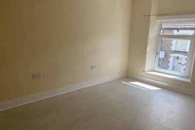 house - terraced for rent middle street