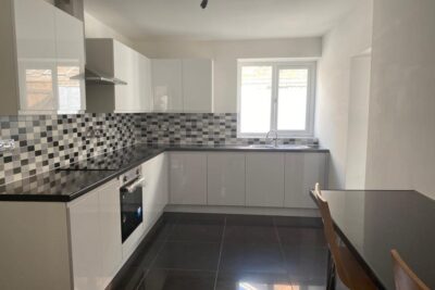 house - terraced for rent middle street