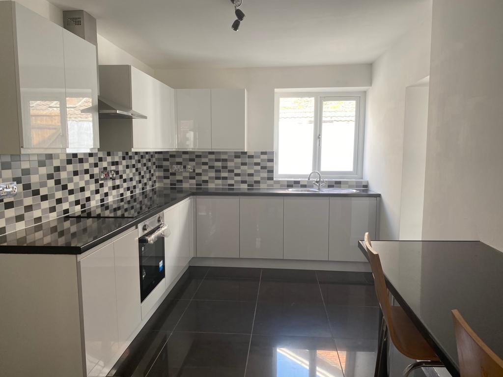 house - terraced for rent middle street